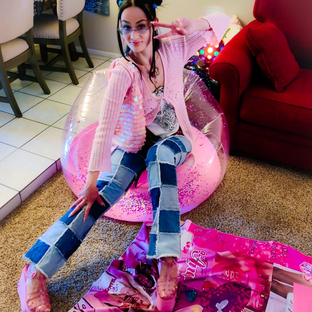 🚨SALE- Y2K vibes pink glitter blow up chair